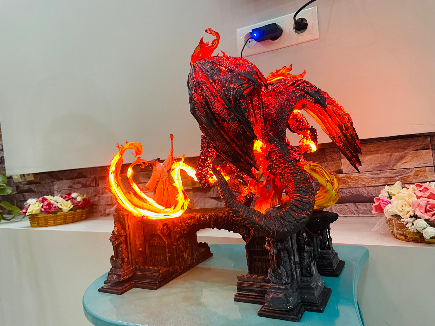 Balrog vs Gandalf Diorama – Epic LOTR Bridge Scene – LED Balrog Statue & Gandalf – Lord of the Rings Collectible Display Unique Gift For Him