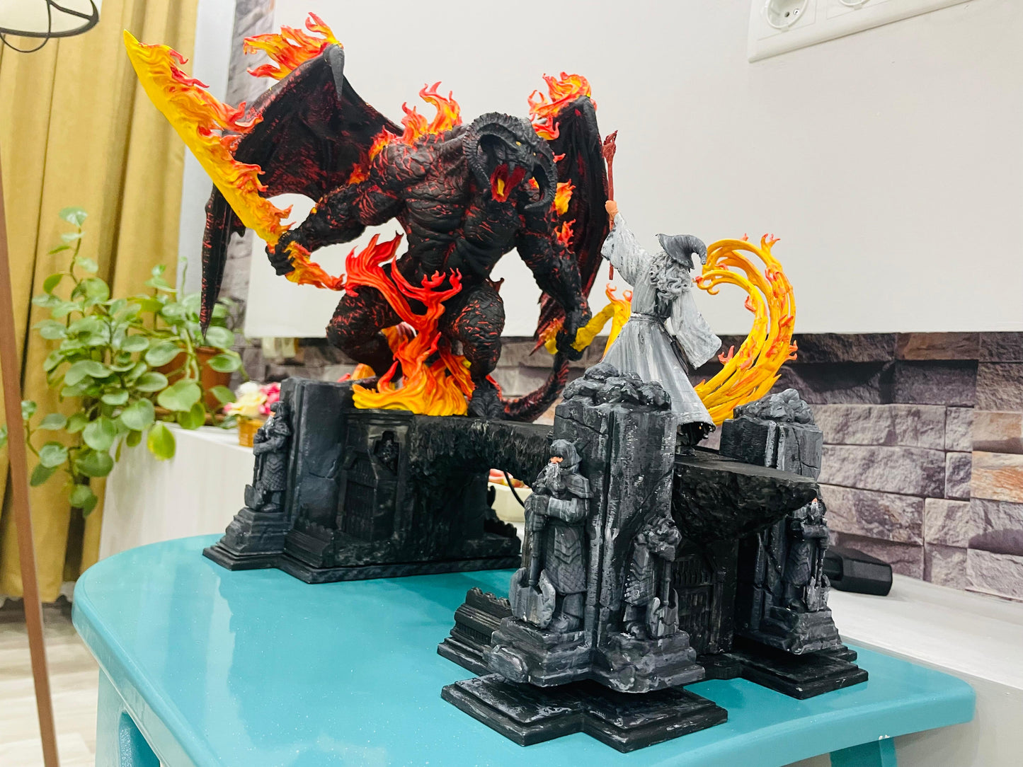 Balrog vs Gandalf Diorama – Epic LOTR Bridge Scene – LED Balrog Statue & Gandalf – Lord of the Rings Collectible Display Unique Gift For Him