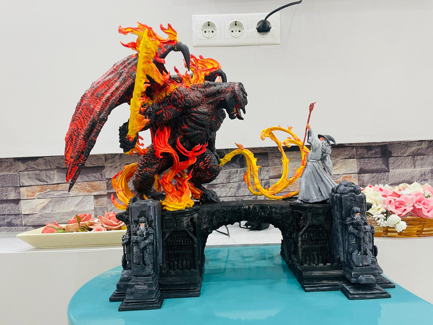 Balrog vs Gandalf Diorama – Epic LOTR Bridge Scene – LED Balrog Statue & Gandalf – Lord of the Rings Collectible Display Unique Gift For Him
